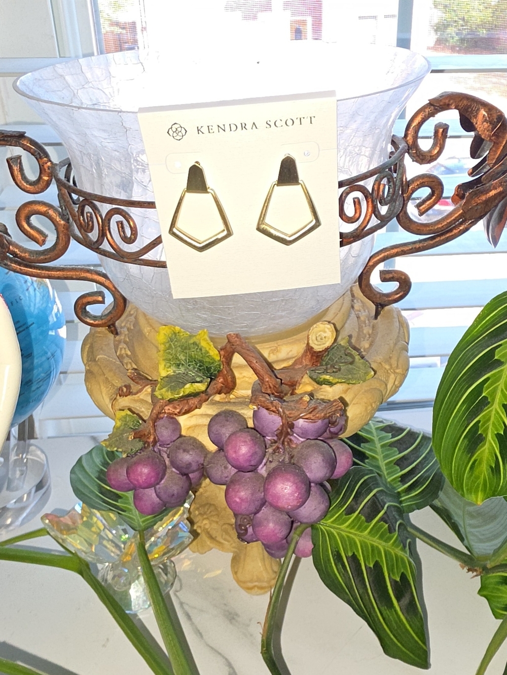 Kendra Scott Gold Geometric Open Pentagon Earrings